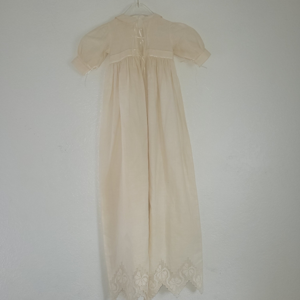 3/$20 Vintage Rendezvous Inc. New Orleans Cream Christening Baptisim Gown - Picture 5 of 11